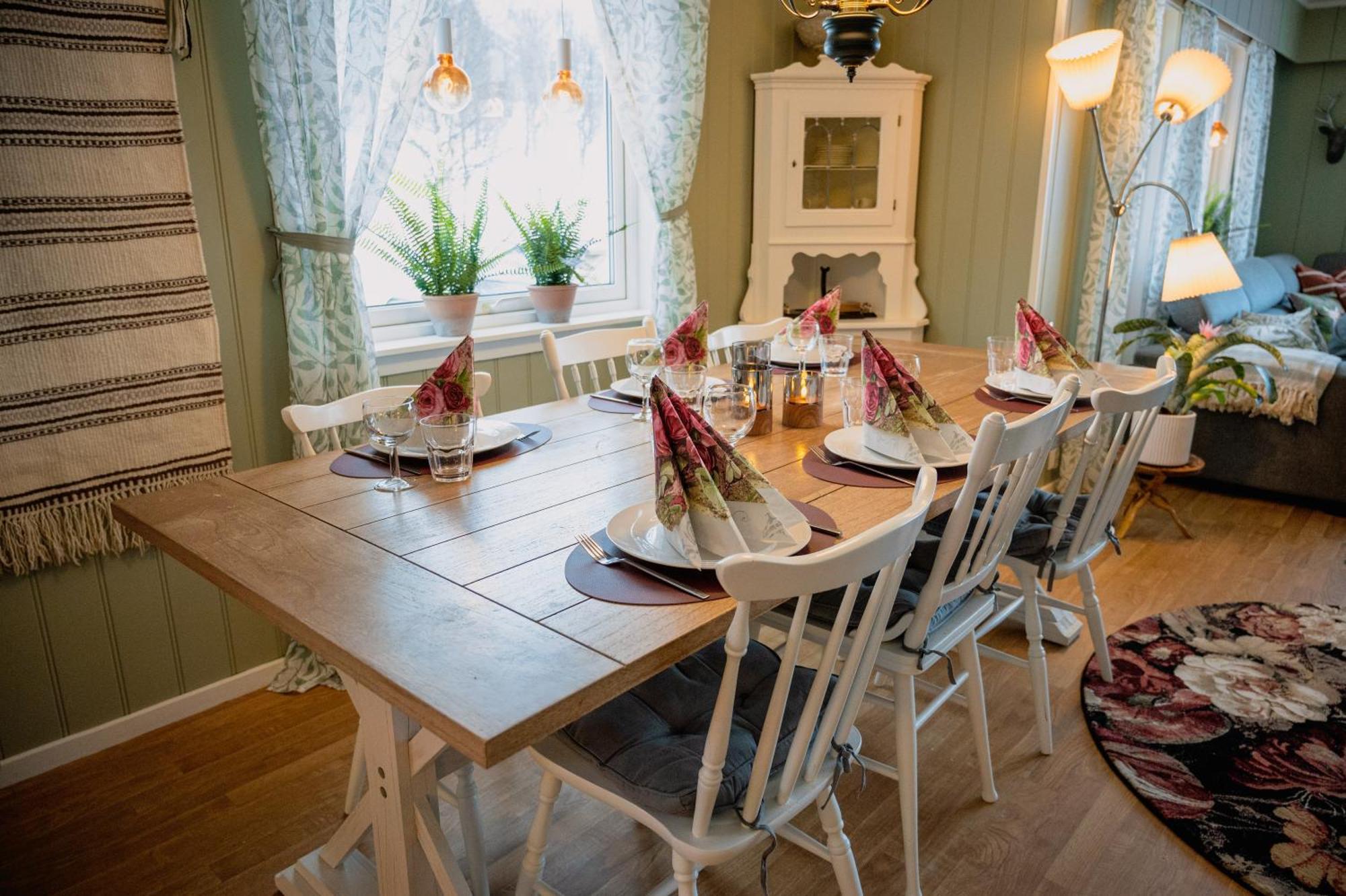 Vakantiehuis Fredfullt Hus Ved Oksfjordvannet
