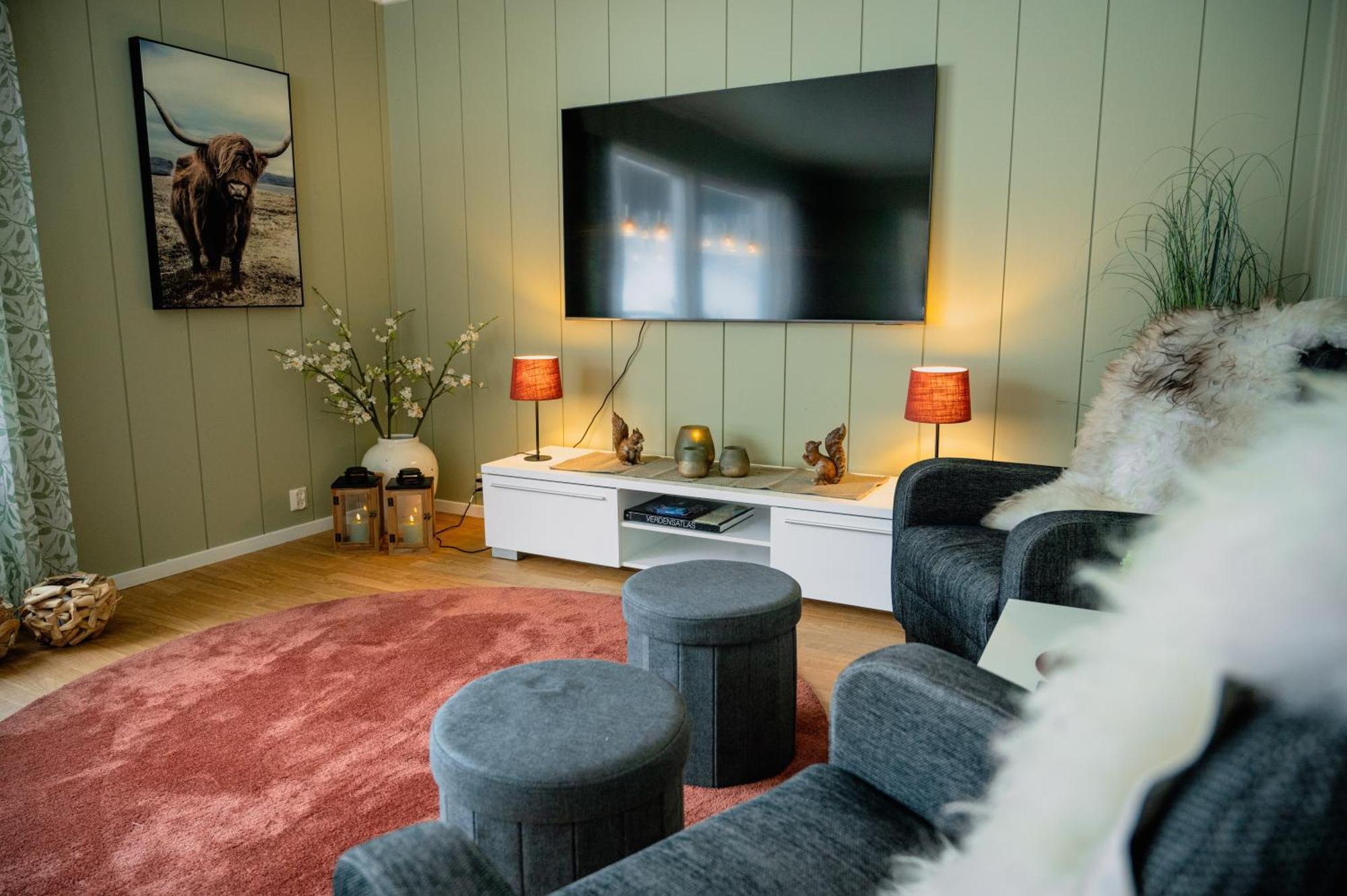 Fredfullt Hus Ved Oksfjordvannet Vakantiehuis