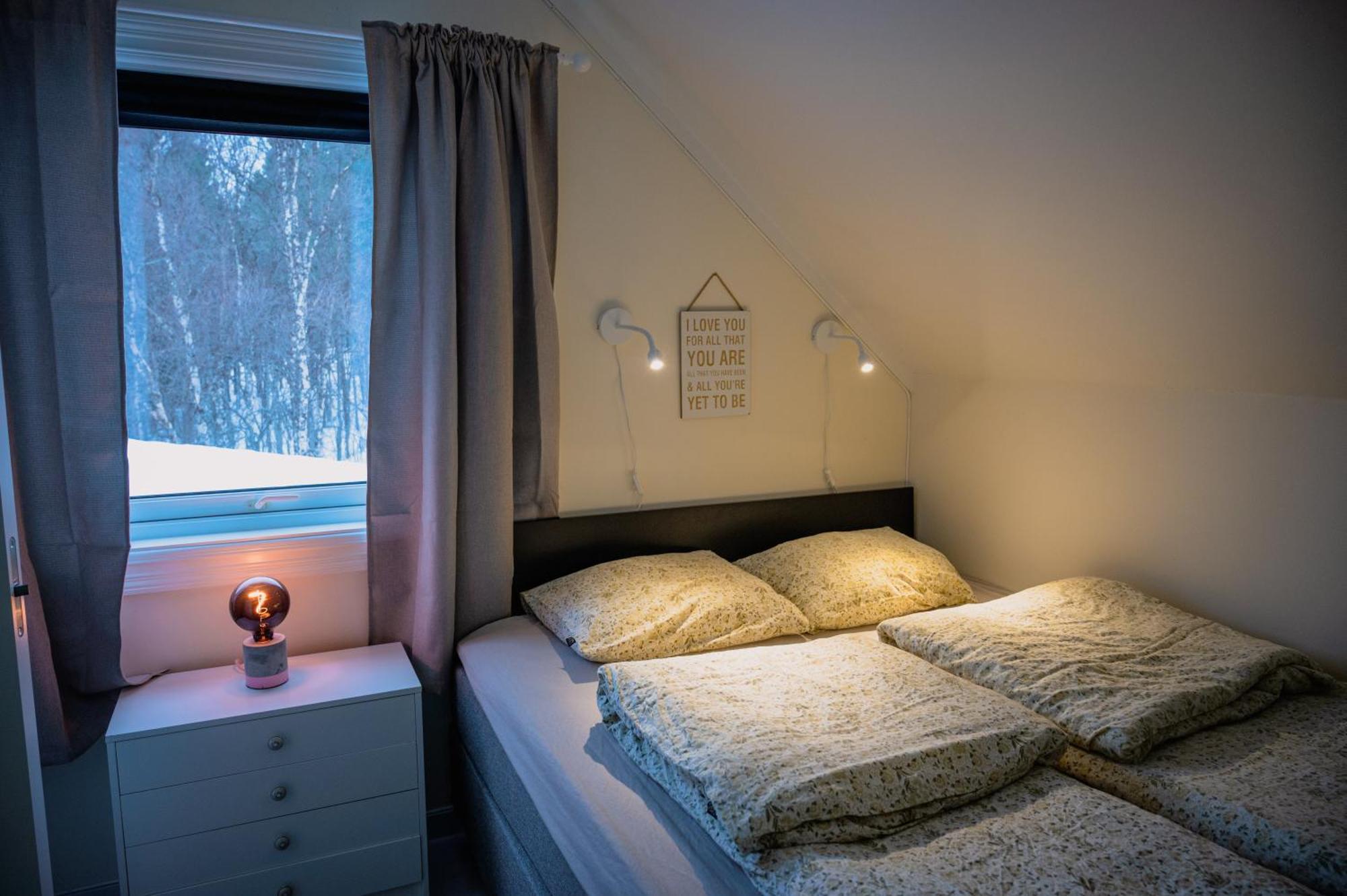 Fredfullt Hus Ved Oksfjordvannet Vakantiehuis *