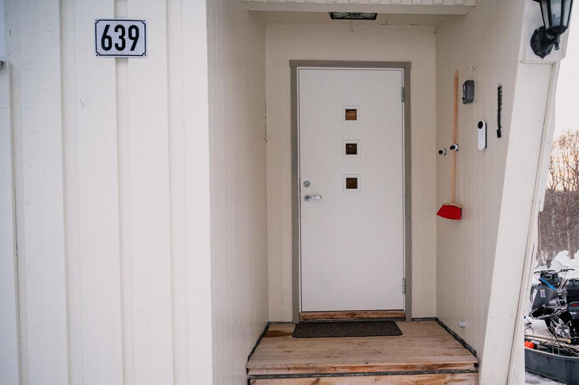 Fredfullt Hus Ved Oksfjordvannet Vakantiehuis